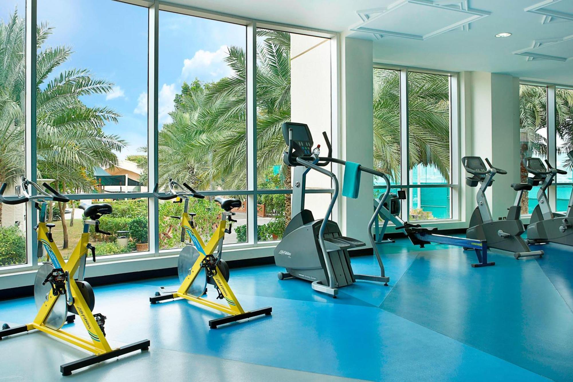 합투어 그랜드 리조트, 오토그래프 콜렉션 두바이 외부 사진 The gym at the Jumeirah Beach Hotel