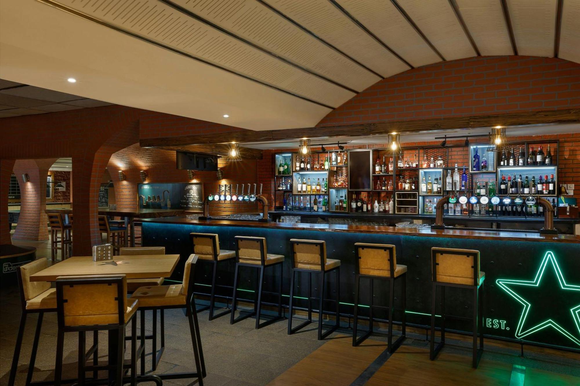 합투어 그랜드 리조트, 오토그래프 콜렉션 두바이 외부 사진 The bar at the 1900