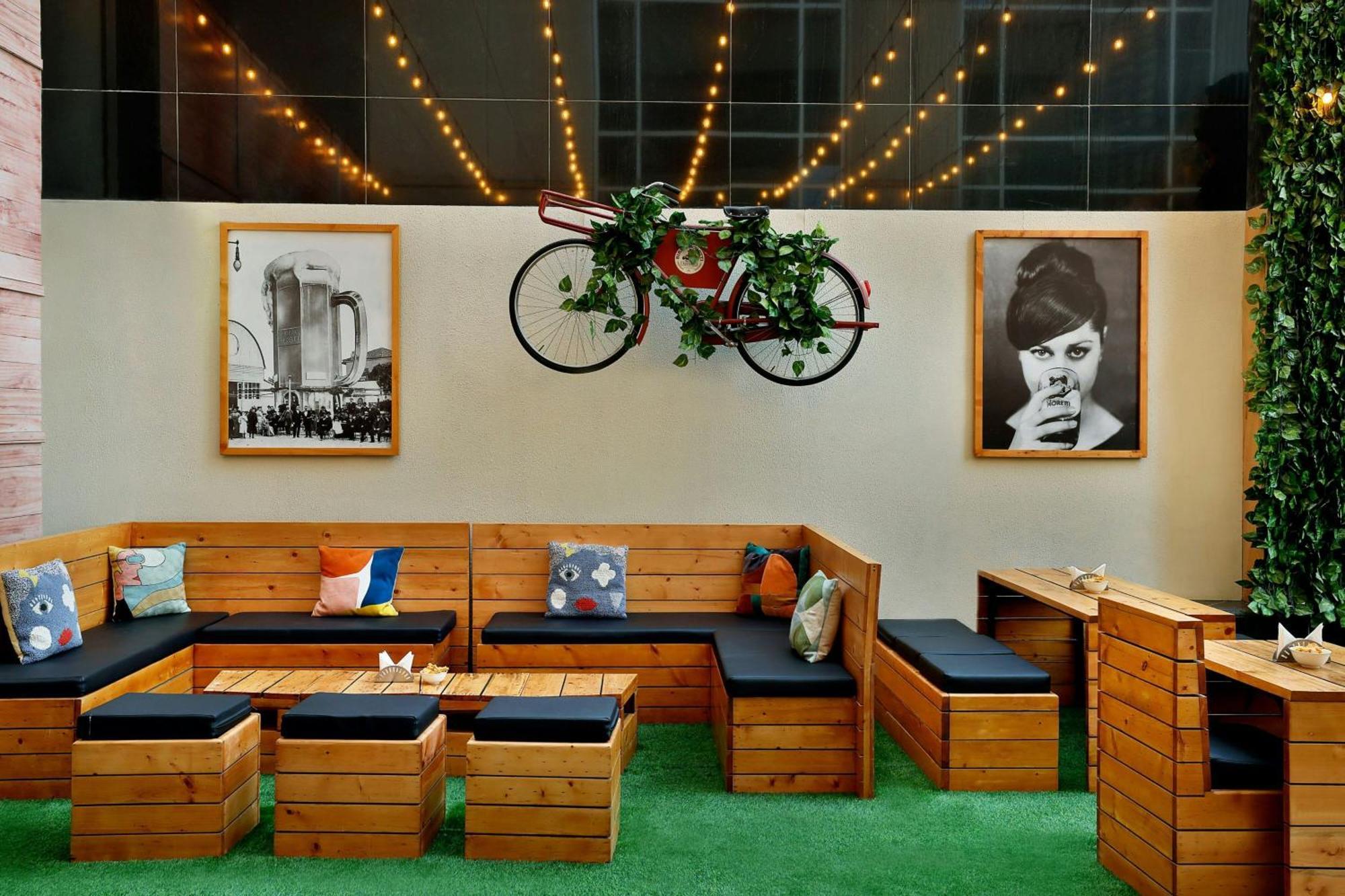 합투어 그랜드 리조트, 오토그래프 콜렉션 두바이 외부 사진 The interior of the restaurant