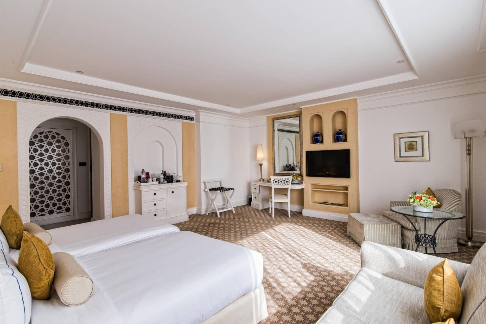합투어 그랜드 리조트, 오토그래프 콜렉션 두바이 외부 사진 A room at the Taj Mahal Palace
