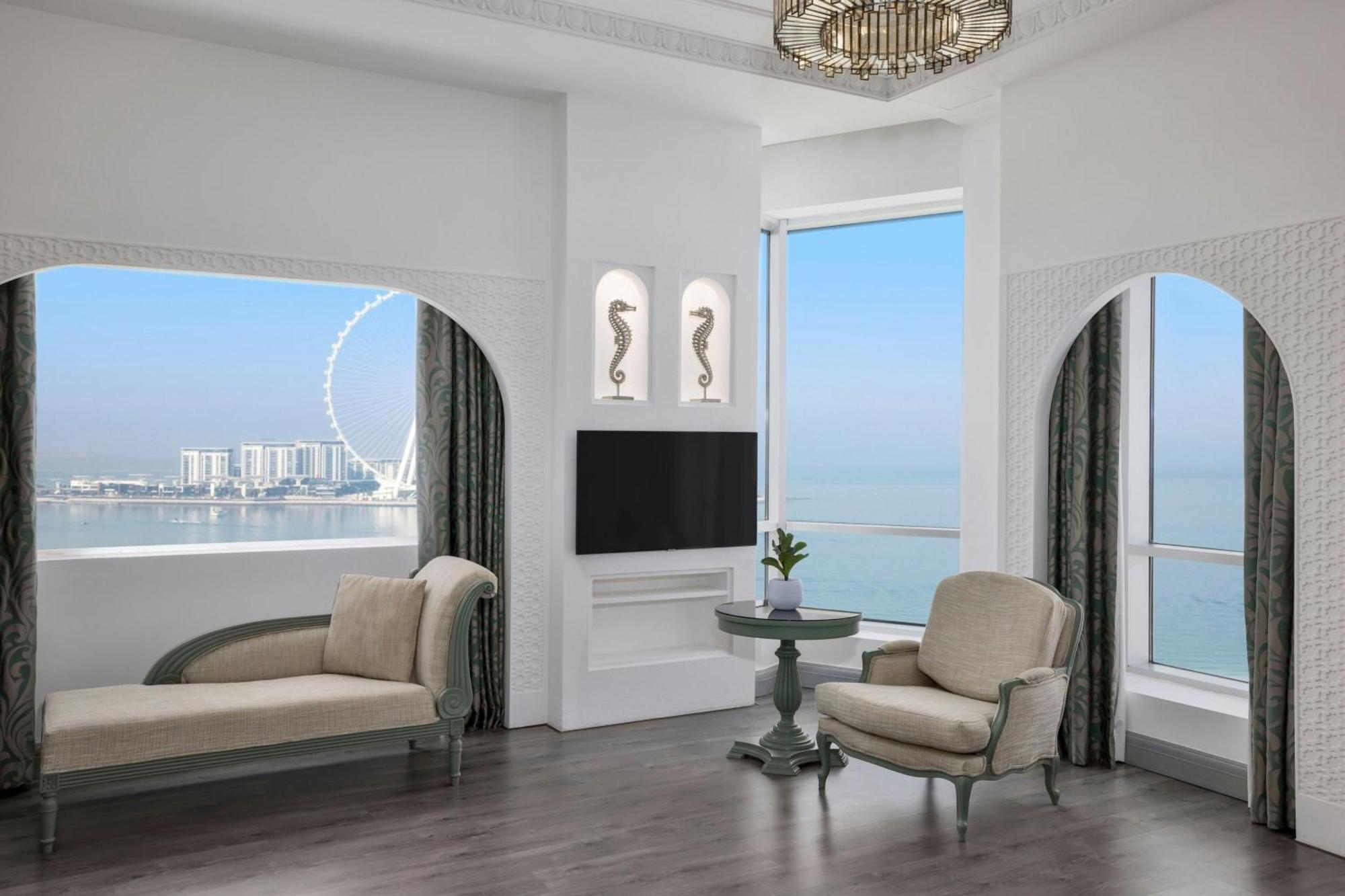 합투어 그랜드 리조트, 오토그래프 콜렉션 두바이 외부 사진 A living room in a typical apartment